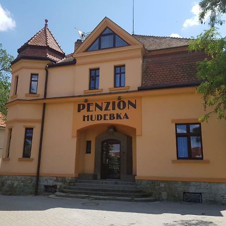 Penzion Hudebka Louny Luaran gambar