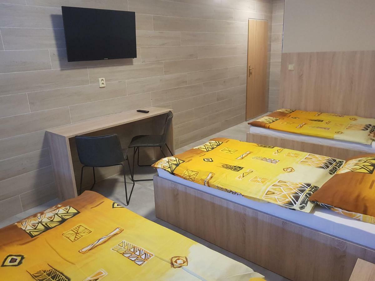 Penzion Hudebka Louny Luaran gambar