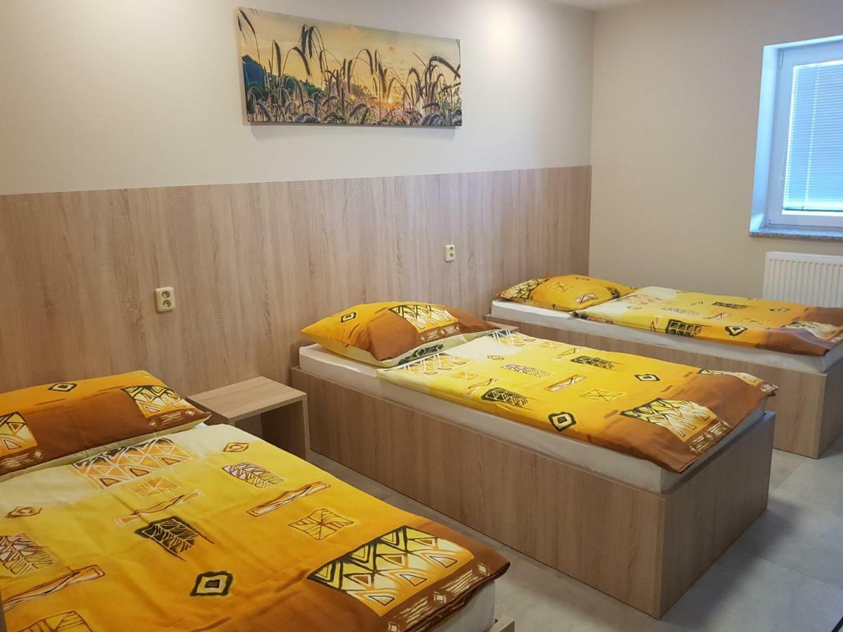 Penzion Hudebka Louny Luaran gambar
